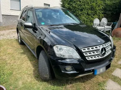 Gebraucht Mercedes ML300 204 PS (150 kW) 2010 Schwarz SUV