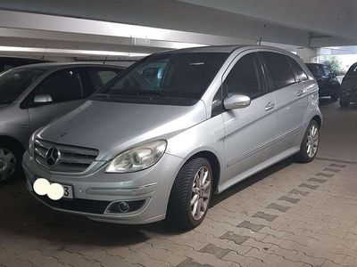 Mercedes B200