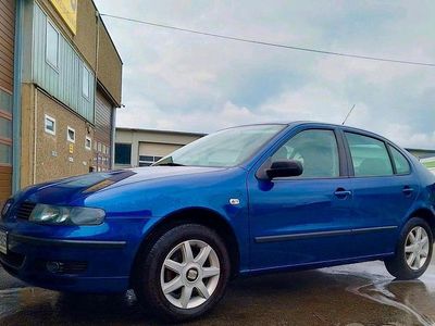 Blau Gebraucht 2002 Seat Leon Stella Limousine | 2.050 € (Etwas zu teuer)