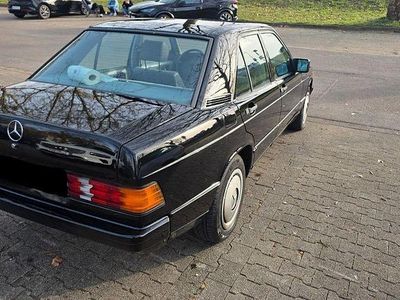 Gebraucht Mercedes 190 121 PS (88 kW) 1987 Schwarz Limousine