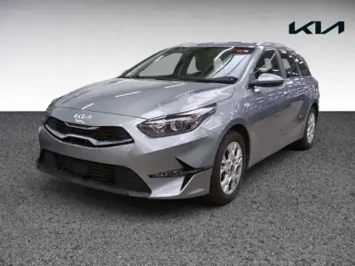 Gebraucht Kia Ceed Sportswagon Vision 140 PS (102 kW) 2025 Css) lunarsilber met. (silber Kombi
