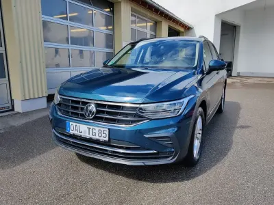 Gebraucht VW Tiguan Life 190 PS (139 kW) 2022 Blau SUV