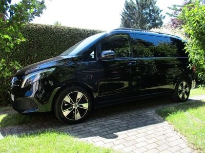 Mercedes V220
