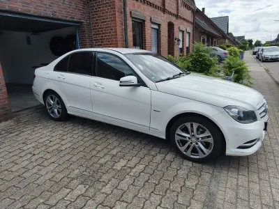 Gebraucht Mercedes C180 Avantgarde 156 PS (114 kW) 2012 Weiß Limousine