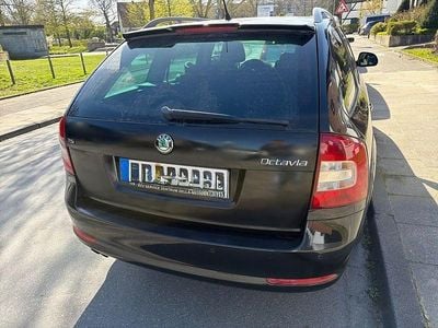 Gebraucht Skoda Octavia Sport 160 PS (117 kW) 2012 Schwarz Kombi