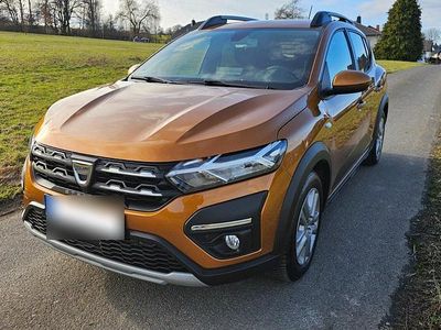 Gebraucht Dacia Sandero Comfort Plus 101 PS (74 kW) 2021 Orange Kleinwagen