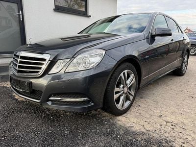 Usata Mercedes E200 184 CV (135 kW) 2011 Grigio Berlina