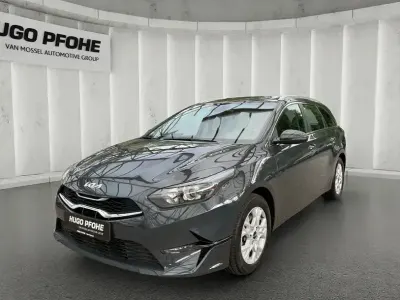 Używany Kia Ceed Vision 120 KM (88 kW) 2023 (h8g) dark penta metal m Hatchback