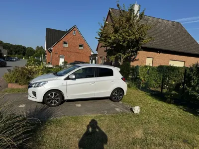 Gebraucht Mitsubishi Space Star Select+ 71 PS (52 kW) 2023 Weiß Kleinwagen