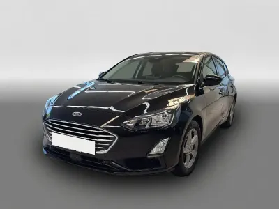 Używany Ford Focus Cool & Connect 125 KM (91 kW) 2022 Czarny Sedan/Limuzyna
