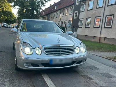 Gebraucht Mercedes E200 163 PS (119 kW) 2003 Grau Limousine