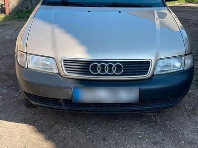 Second-hand Audi A4 102 CP (75 kW) 1996 Auriu Berlinǎ