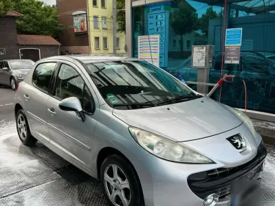 Gebraucht Peugeot 207 109 PS (80 kW) 2009 Grau Kleinwagen