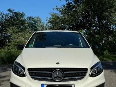 Gebraucht Mercedes B180 AMG line 122 PS (89 kW) 2017 Weiß Kleinwagen