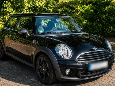 Gebraucht Mini ONE 75 PS (55 kW) 2013 Schwarz Kleinwagen