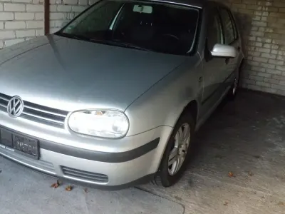 Gebraucht VW Golf IV 75 PS (55 kW) 2001 Kleinwagen