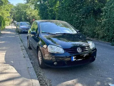 Używany VW Golf V Comfortline 80 KM (58 kW) 2007 Szary Sedan/Limuzyna