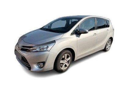 Gebraucht Toyota Verso Comfort 147 PS (108 kW) 2016 Silber Van / Kleinbus