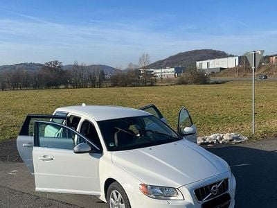 Weiß Gebraucht 2012 Volvo V70 Kombi | 5.850 € (Superpreis)