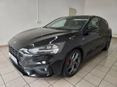 Usado Ford Focus ST-Line 182 CV (133 kW) 2019 Negro Berlina