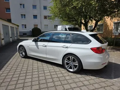 Używany BMW 330 Sport Line 258 KM (189 kW) 2013 Biały Kombi