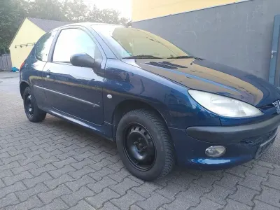 Gebraucht Peugeot 206 Style 75 PS (55 kW) 1999 Blau Kleinwagen