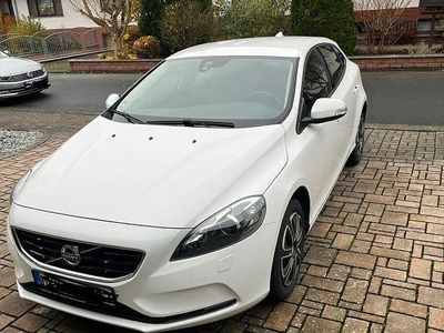 Gebraucht Volvo V40 You! 120 PS (88 kW) 2015 Weiß Limousine