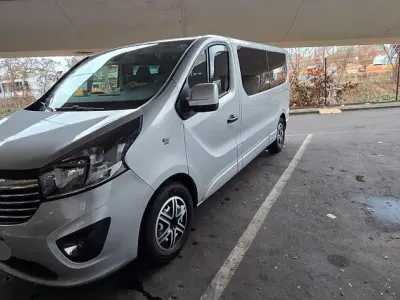 Gebraucht Opel Vivaro S 145 PS (106 kW) 2015 Silber Van / Kleinbus