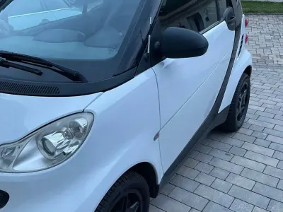 Gebraucht Smart ForTwo Coupé 60 PS (44 kW) 2010 Weiß Coupé