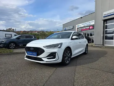 Gebraucht Ford Focus ST-Line 125 PS (91 kW) 2023 Weiß Limousine