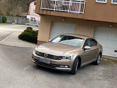 Gebraucht VW Passat 190 PS (139 kW) 2016 Gold Limousine