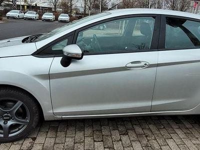 Gebraucht Ford Fiesta Trend 82 PS (60 kW) 2013 Grau Kleinwagen