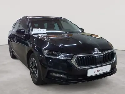 Gebraucht Skoda Octavia Clever 150 PS (110 kW) 2022 Blackmagic perleffekt Kombi