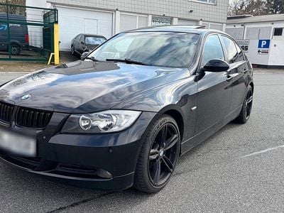Begagnad BMW 318 143 HK (105 kW) 2006 Svart Sedan