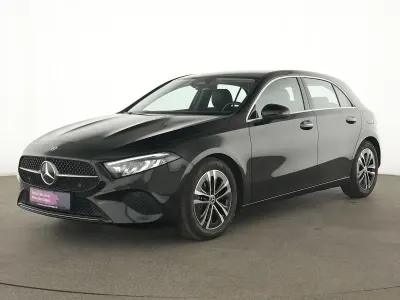 Używany Mercedes A180 Progressive 136 KM (100 kW) 2023 Czarny Sedan/Limuzyna