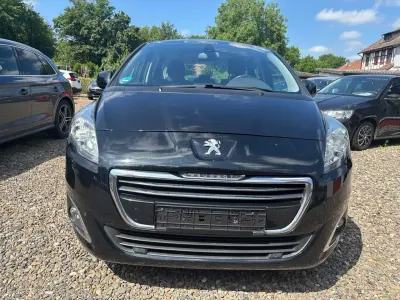 Gebraucht Peugeot 5008 Active 150 PS (110 kW) 2016 Schwarz perla nera/ Van / Kleinbus