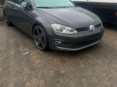 Gebraucht VW Golf VII LOUNGE 110 PS (80 kW) 2016 Grau Limousine