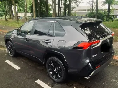 Gebraucht Toyota RAV4 Hybrid Style 218 PS (160 kW) 2025 Grau SUV