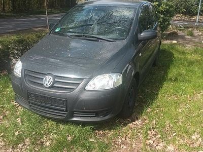 Gebraucht VW Fox 54 PS (39 kW) 2009 Grau Kleinwagen