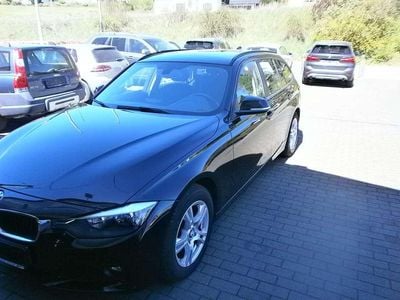Second-hand BMW 318 143 CP (105 kW) 2015 Negru Break