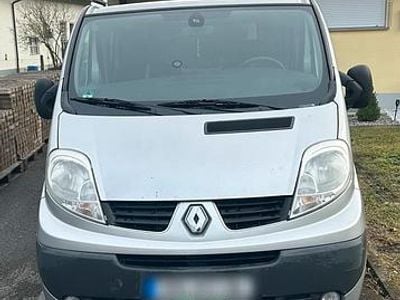 Grau Gebraucht 2008 Renault Traffic Van / Kleinbus | 6.100 €