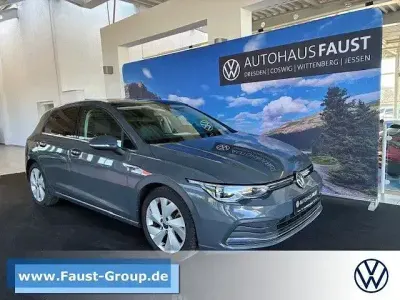 Gebraucht VW Golf VIII Style 150 PS (110 kW) 2020 Grau metallic Limousine