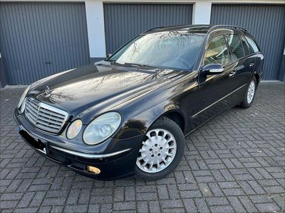 Schwarz Gebraucht 2005 Mercedes E200 Elegance Kombi | 3.990 € (Fairer Preis)