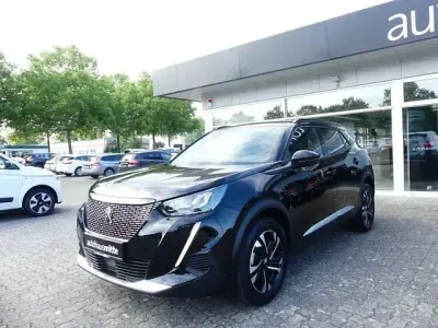 Gebraucht Peugeot 2008 Allure 101 PS (74 kW) 2023 Schwarz SUV