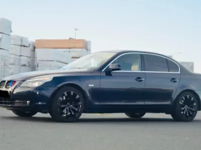 Begagnad BMW 523 177 HK (130 kW) 2005 Blå Sedan