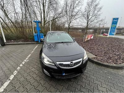 Schwarz Gebraucht 2012 Opel Astra Kombi | 2.300 €
