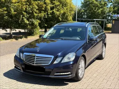Gebraucht Mercedes E300 Elegance 231 PS (169 kW) 2012 Blau Limousine