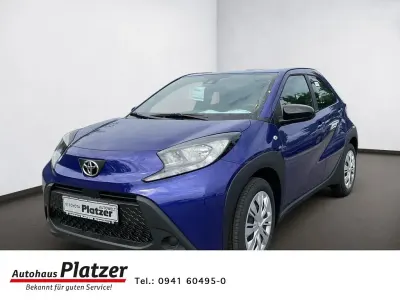 Neu Toyota Aygo X Business Edition 72 PS (52 kW) 2025 Blau SUV