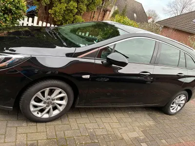 Gebraucht Opel Astra Edition 136 PS (100 kW) 2019 Schwarz Kombi
