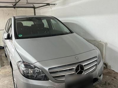 Mercedes B180